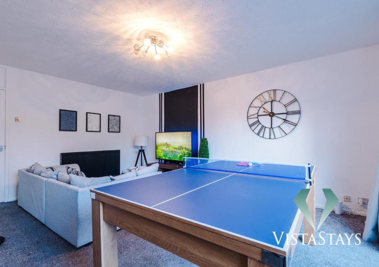Holiday home New Modern 4 Bed With Pool Table In By Vista Manchester